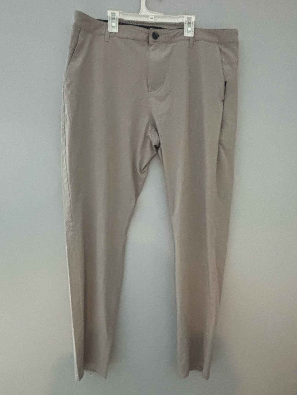 Vuori Men's Casual Chino Pants - Beige